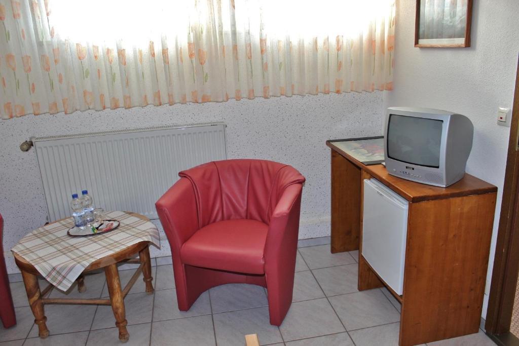 Pfaelzer Stuben Otel Landstuhl Dış mekan fotoğraf
